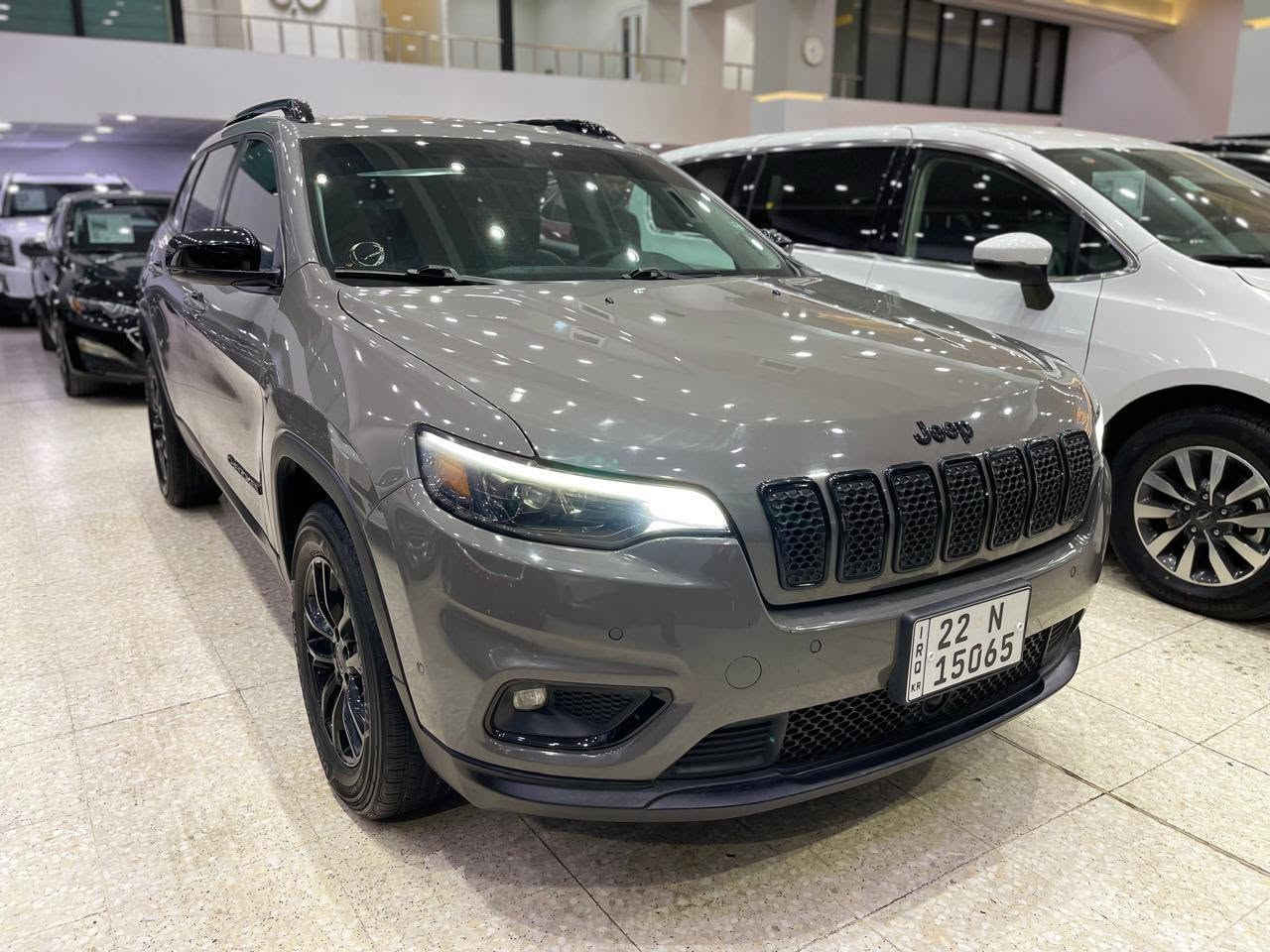 البيع جيب شيروكي ٢٣ ماشي ٢٧ السعر اتصل ***********
