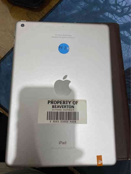 ايباد 6
ذاكره 32
بطاريه 92‎%‎ 🔋جداً ممتازة
جهاز نظيف جدا مكفول كلشي شغال
 مع حافظة ولاسق شاشه
للبيع 120 الف قفل مكان بغداد دوره *********** بغداد
