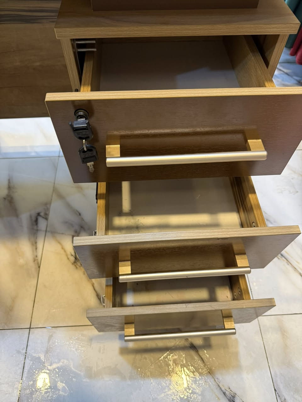 ميز مستعمل للبيع 
كربلاء 
***********
