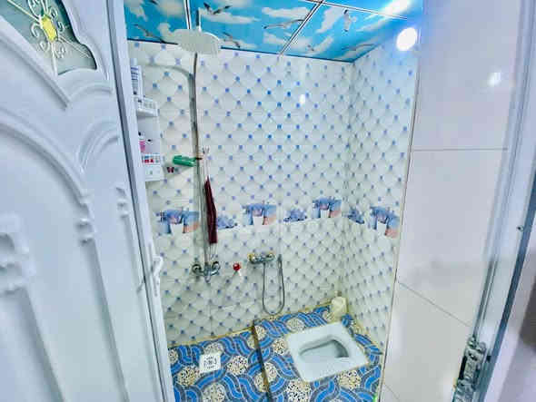 السلام عليكم
دار 130 متر طابقين للبيع يحتوبي بل طابق الاول على غرفتين وصاله او مطبخ او وستقبال او صحيات داخليه او خارجيه 
ويحتوي بل طابق الثاني على غرفه سويت او صاله او صحيات البناء طابوك جمهوري درجه اولى الاساس صب كونكريت والسكف صب كونكريت للطابقين السعر 68 او بي مجال 
العنوان النجف الاشرف كوفه شارع المعمل شارع الجملونات كدام جامع الخزاعل يبعد عن الشارع العام 50 متر 
☎️ *********** ☎️
☎️ *********** ☎️
🌐 مكتب المهندس للعقارات 🌐
