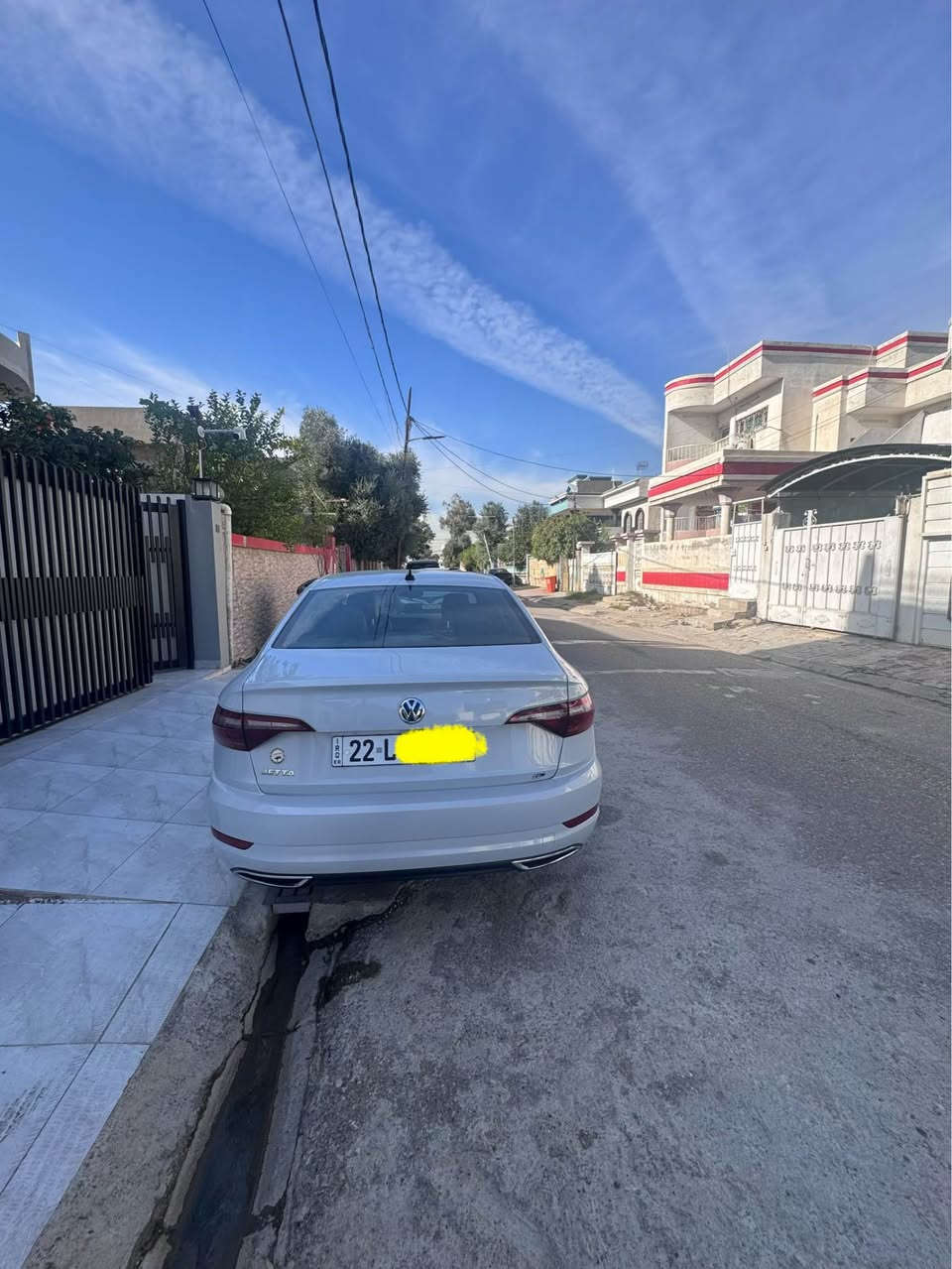 فولکس واكن جیتا 
مــــودیل : ۲۰۱۹ 
مواصفات R - Line فوول  مواصفات
محرك : 4 سلندر حجم ۱٤ تیربو 
سقف بانوراما 
شاشة كبيرة
بصمة مع تشغيل عن بعد
لون ابيض دخاني smoke
ماشي : 90 ميل 
رقم اربیل 
صبغ = بونيت + جامرلغ امامي 
ملاحظة : فقط بیع …السيارة مال بيت صارت اكثر من سنتين عندي و سيارة جدا نظيفة و اقتصادية و لونه كلش مميز  و السنوية بأسمي . 

سعر       (   156 ) ورقە
مكاني كركوك
رقم صاحب السيارة 
*********** كركوك, العراق
