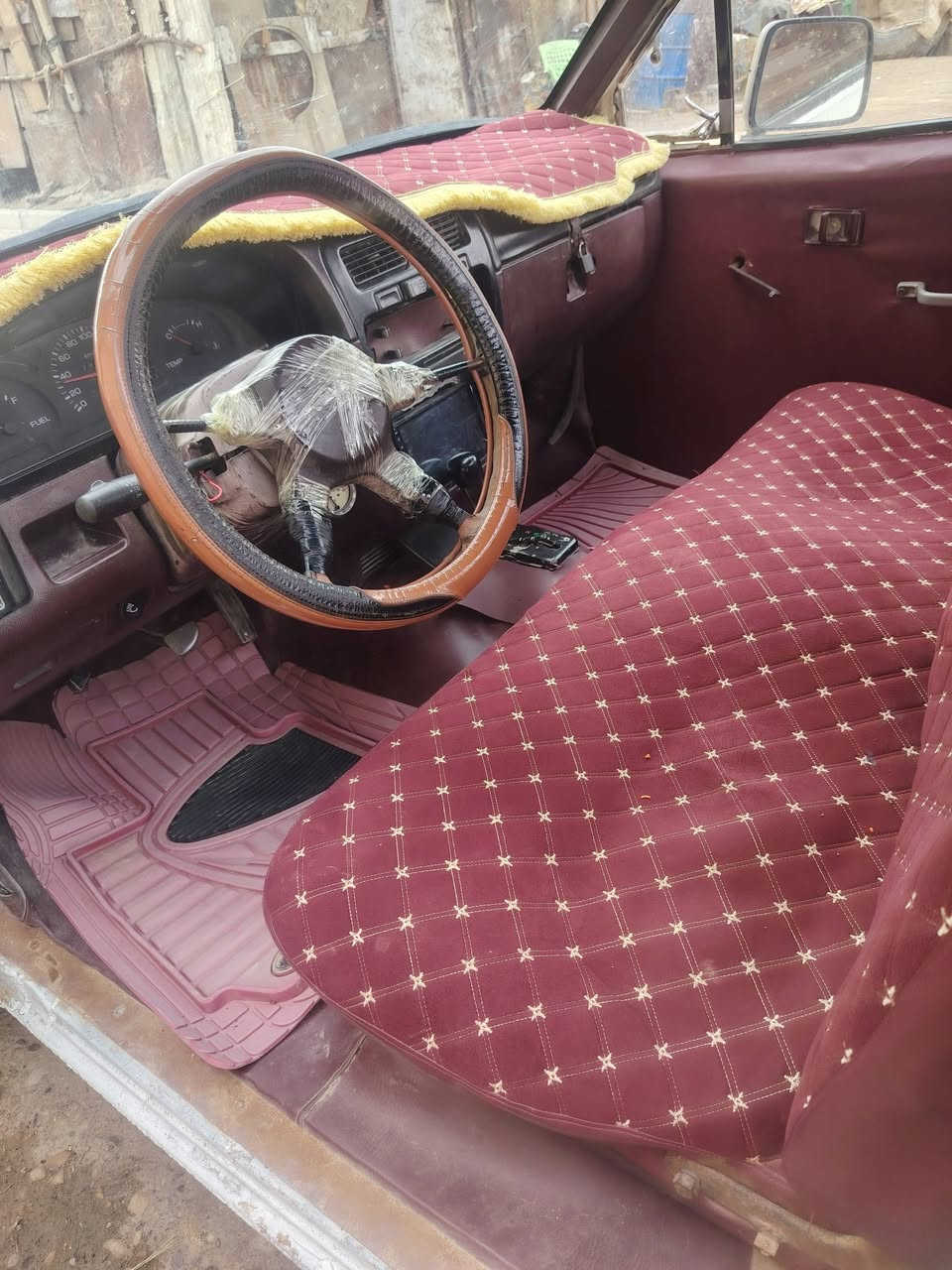 لبيع نيسان 94 رقم بغداد صدامي شرط التحويل مكينه وكير منجي 4 صدر وحداديه جديد تايرات جدد سياره مرتبه وحلوه سعر 25 وبيها مجال ***********
