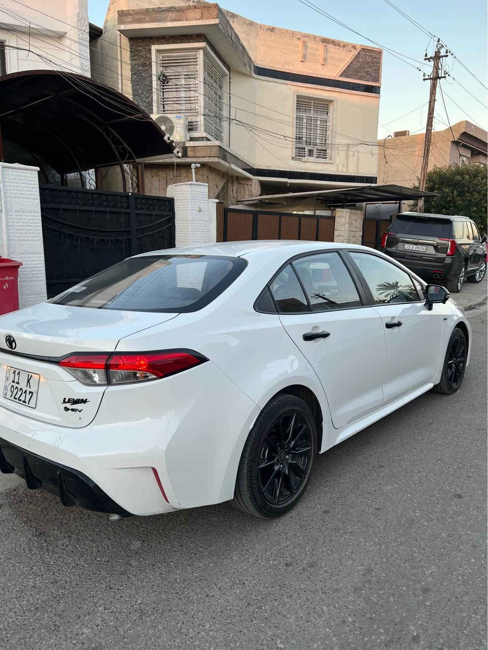 السلام عليكم 
كورلا s بلاك ادشن 2025 اعلى مواصفات
هايبرد كهرباء بانزين خليجيه 
ماشيه بس 10 الف كيلو
السياره مكفوله من كلشي
عدى بس طخه بجاملغ الخلفي كلش صغيره
كشنات كهرباء جلد
رادارات امامي خلفي جانبي
كامرات 360 درجه
رقمه بغداد 
مكانه بغداد حي العدل
رايده 168 وبيه مجال للشراي
رقمي للتواصل *********** بغداد, العراق
