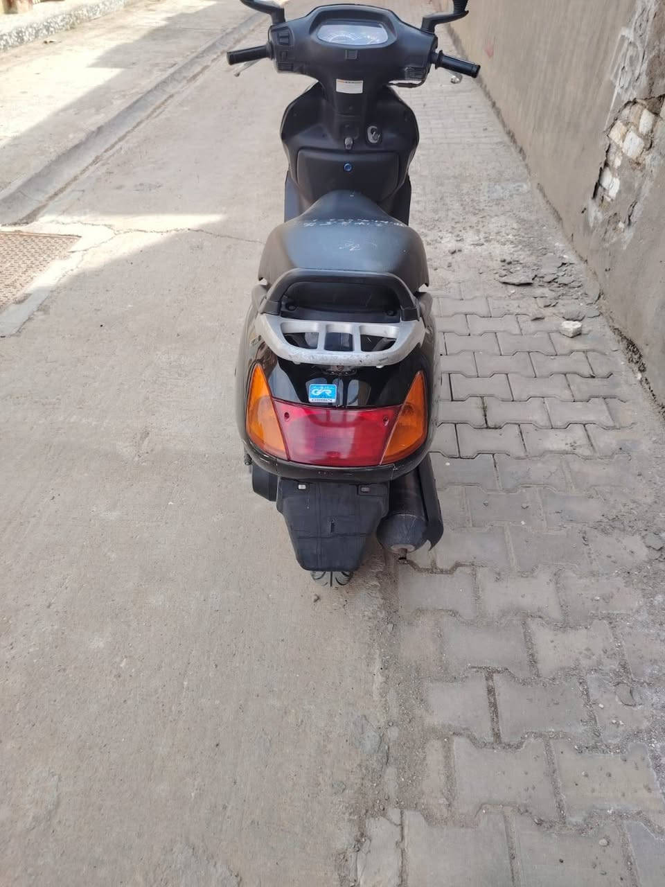 السلام عليكم دراجه سبيسي ياباني للبيع مكينه مفتوحه رايمر كفرات اصلي اصلي كابريتر اصليه كهربائيات كله شغاله سلف هندر كله شغال قفل ستيرن قفل جنطة كله شغال تصال على رقم هاتف فقط *********** مكان كوت خاجيه شارع ٤٠
