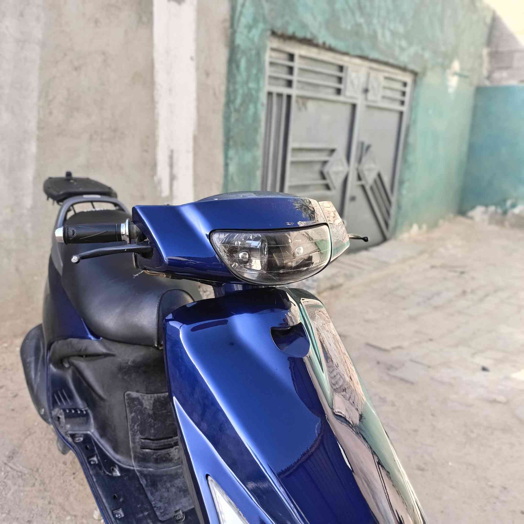 سلام عليكم 

دراجة فراشة  جديدة أي نقص ما بيها 

مكينتها ماكس ممفتوحه ونضافة ٩٠ بل مية 

تجي تفحصها وذا طلع بيها شيء عايز لو ناقص  تاخذها ابلاش 
 مال جناي 
 للتواصل  ***********

