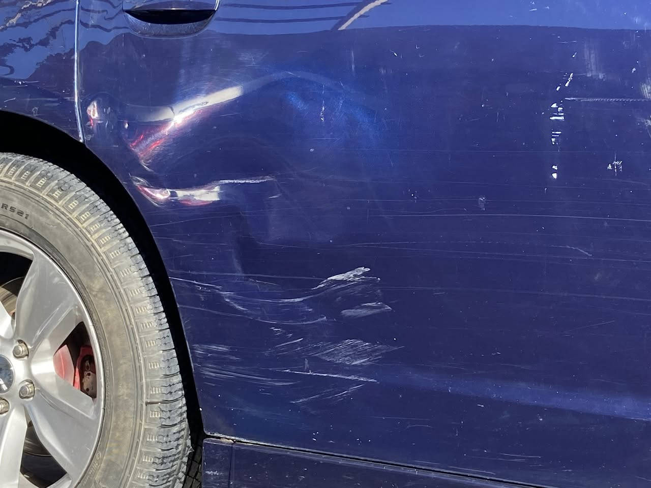 مرخصت الادمن
جارجر SXT
موديل  2015
الون نيلي 
محرك 3600
ماشيه ١١٥ 
لا مشتغله على خط ولا شي ستخدام شخصي 
وارد امريكي
صور الحادث موجوده بل منشور مال امريكه 
وبل العراق هم صوره موجوده
تصليح مال الحادث بارد ومكحل 
رقم السياره بغداد 
رقم ***********
السعر ١٧٨ وبيهة مجال بسيط
