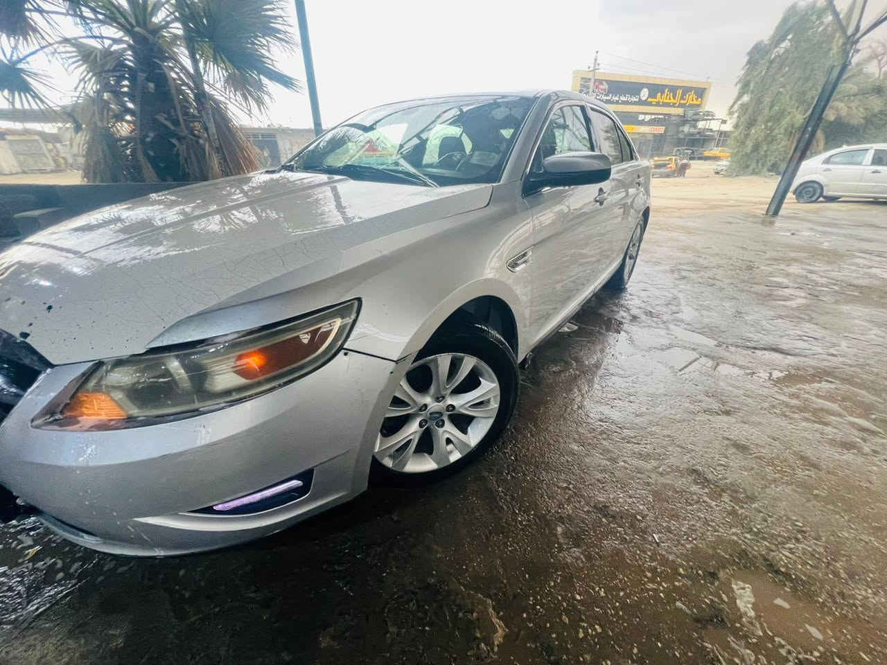 سلام عليكم للبيع فورد تورس موديل 12
محرك كير حداديه تبريد كله جديد 
صبغ جاملغ وبنيد فقط والباقي كفاله 
مكان السياره كربلاء سعره 95 بيع مستعجل 
***********, واتساب او تصال
