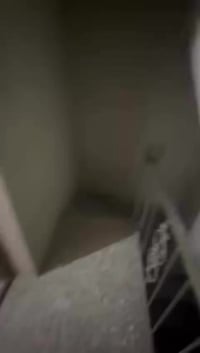 #للايجار_شقة طابق ثاني درج مريح تحتوي على غرفة ومطبخ وصالخ وخدمات عوائ...