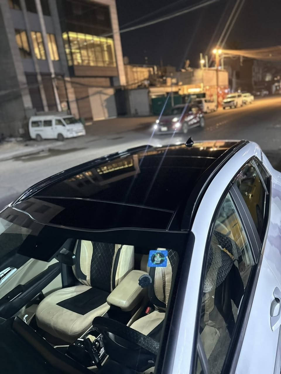 سبورتج موديل 2025 فول 1/1 خليجي ماشيه 26 الف 
كشنات كهرباء 
بصمه تشغيل بعد 
بنورما 
جنطه شفط 
داخل بيجي 
ويل جبير 
وباقي مواصفات. 
السعر 242$ 
***********
