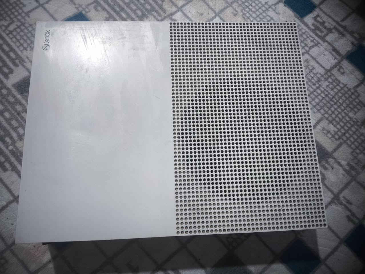 اكس بوكس وان اس
الجهاز نضيف ما مفتوح لوك ستيكر 
العاب البي اهوايه منه ريد رد و قرص كراند 5
كود مودرن 
ذاكره 500
كامله ملحقاته يده اصليه ما بيه اي عطل
السعر 140 وبي مجال للشراي بس
توصيل لجميع المحافظات موجود


**إذا كنت صاحب هذا الإعلان وتريد حذفه لأي سبب، رجاءا أرسل رسالة إلى الدعم الفني**