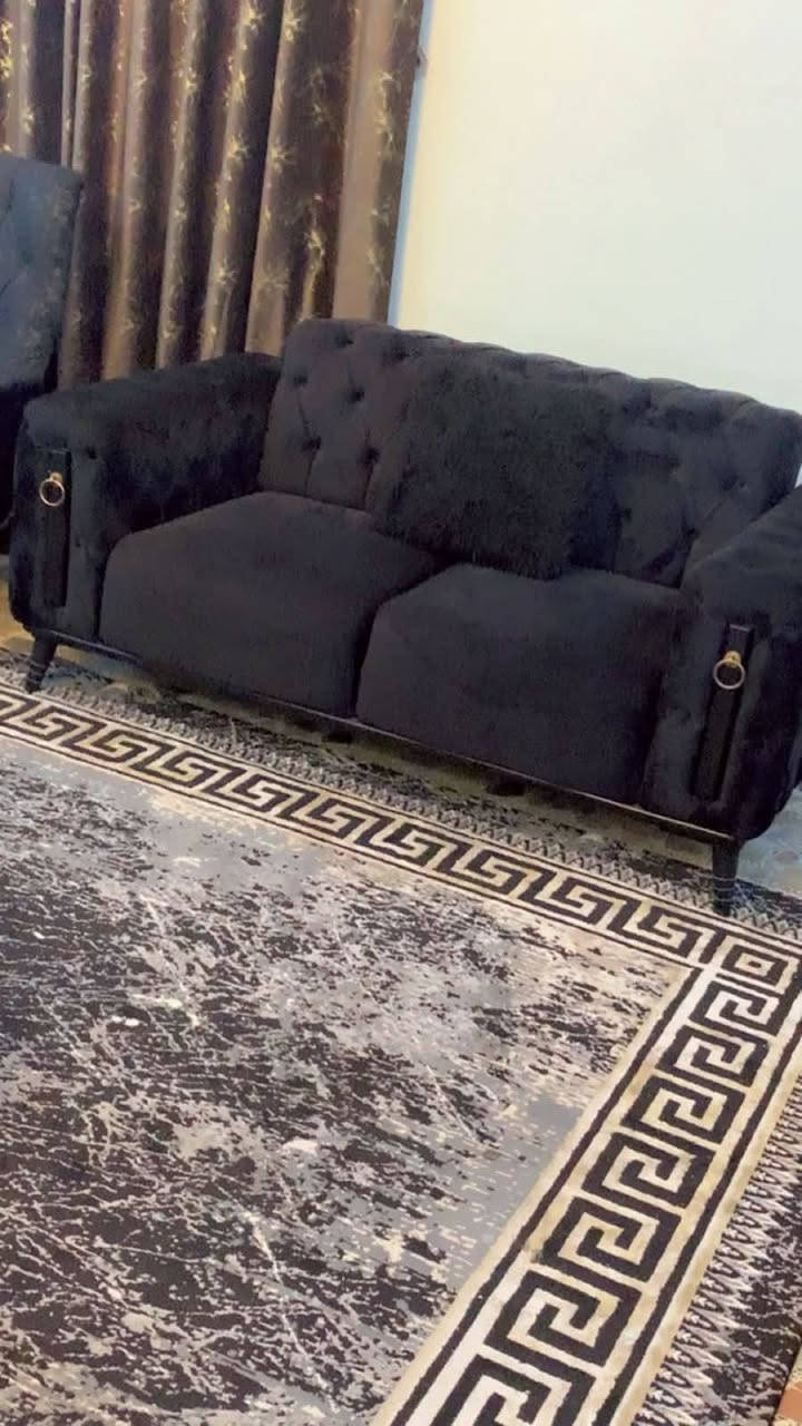 السلام عليكم غراض للبيع بسعر مناسب مستعجله عليهن عندي شيله 
سبلت كنتوري ٣طن توسوت جديد ٤٠٠الف 
مكيف هواء ٢طن جديد ستعمال سبوع بسعر ٢٠٠الف
تخم جديد مع كوشات وطبلات السعر ٣٠٠الف 
لتواصل الاتصال على الرقم ***********
