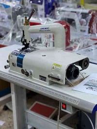 ماكنة التعريش من ماركة جيكس JEKC لتخفيف الجلود  دقه وامتياز بالعمل  مت...