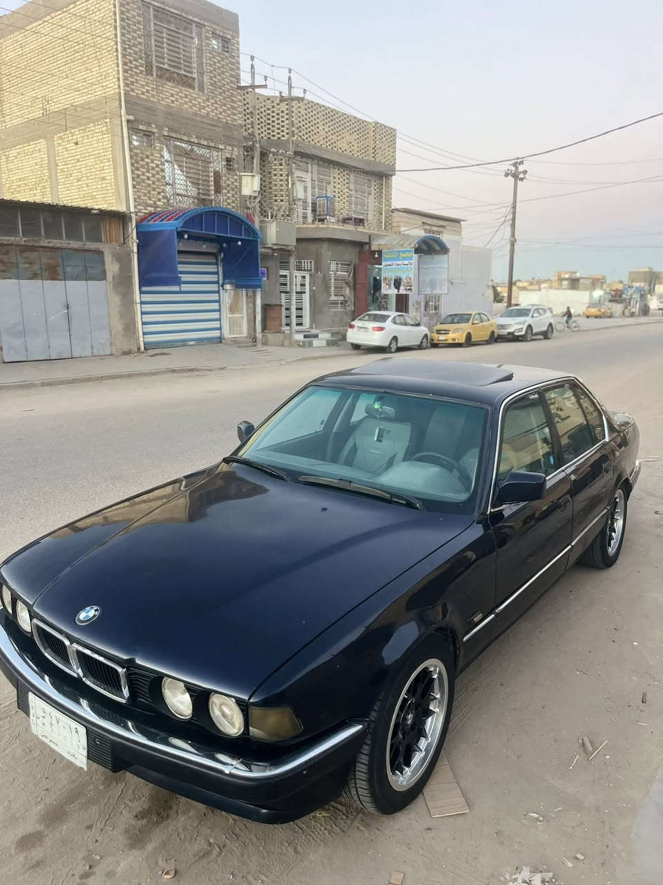 للبيع بي ام موديل ٩٢ حجم ٧٣٠ مفتوح سعر ٥٠ وبيها مجال 
محرك بي خيط بخار كير منتاز حداديه حلوه داخل نضيف رقم بغداد سنويه ٢٧ 
سياره دبل ايرباك دبل جام سنتر لك 
كشنات جلد كهرباء تدفاءه
تخم ويل كرن اصلي ستوني شاده 
كهرباياتها كله شغال 
مكاني نجف كوفه رقمي ***********
