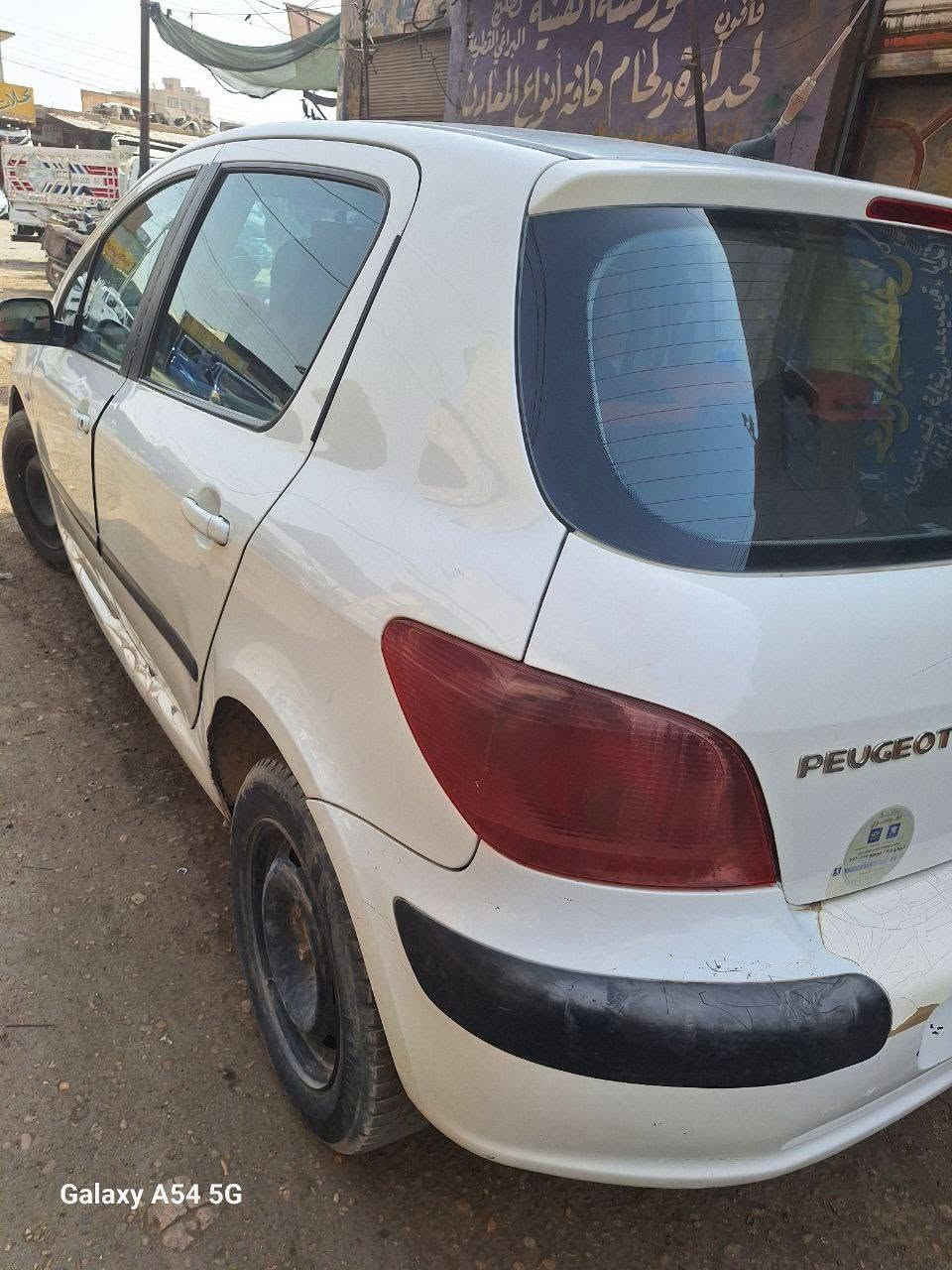 بيجو فرنسي 307 موديل 2005
سيارة كاملة من كلشي كهربائية تبريد محرك 

كشر وغرفة نظيفة 

السعر 45 ورقة مكاني بالحلة 

***********

