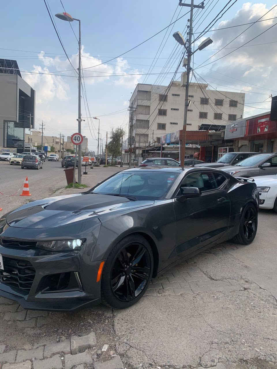 کامارو ٢٠١٧ امریکی 
مواسفات LT 
دوو پارچە پەمپە 
چاملغی پێش سەکن سبوغ 
نیو چاملغ تەعدیل 
بێ ناو گرتن بێ ئێڕباگ 
رەقەم و سەنەوی نوێیە 
رۆیشتن ١٢٢ هەزار کم 
مەکینە V4 تۆربۆ کەپس 
***********
نرخ ١١٧ $ أربيل, العراق
