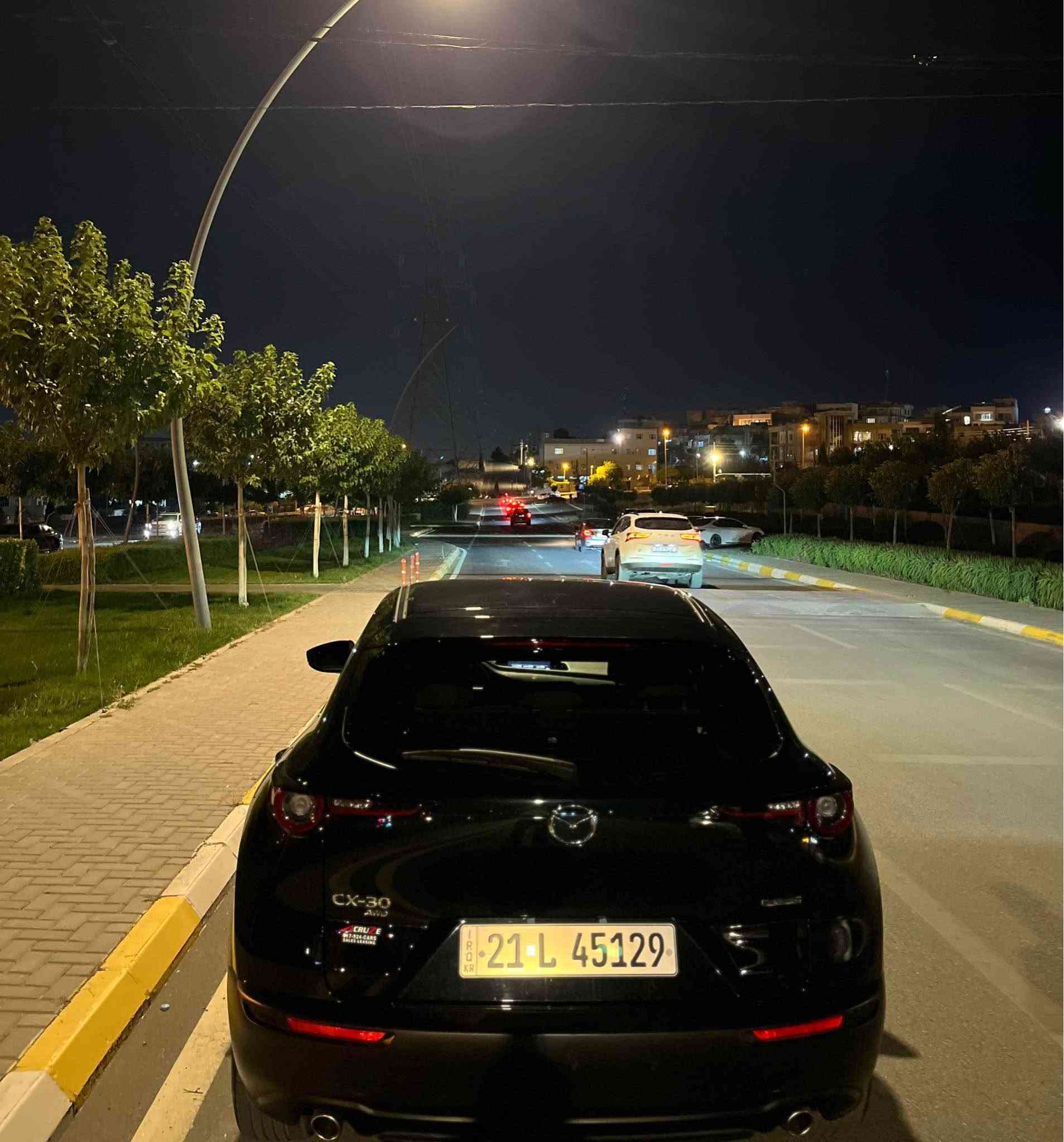 سلام علیکم 
مازدا cx30 بۆفرۆشتن مۆدێل ٢٠٢٤ سەیارەکە زۆر پاکەو تەنها ٢١٠٠٠کیلۆمەتر ڕۆشتوە بەس بۆنیتی بۆیاغە ڕەسمی سۆنەریم داناوە مەکینەی ٢.٥ دەبڵ ئەکسلە 
***********
سەنەوی تا ٢٠٣١ تازەیە سەیارەکە نمونەیە ماشاءللە السليمانية, العراق
