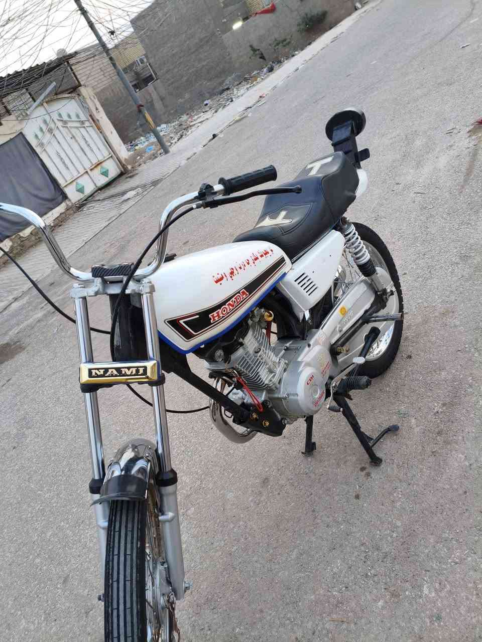 4 گير اوراق اصولي شاصي 2015 دراجه انضف من الصوره المكان نجف حي ميسان مقابيل مدرسه الشهيد شاكر الكفائي السعر 500 وبي مجال بسيط الرقم ***********
