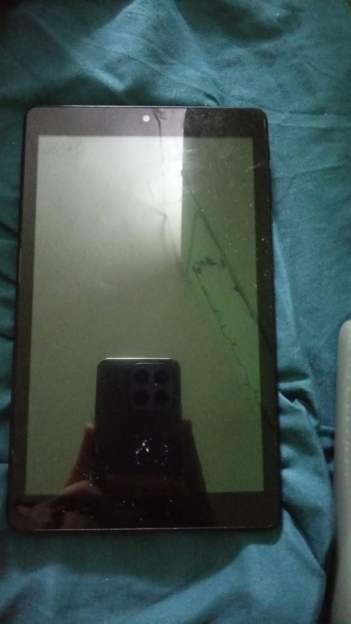 ايباد للبيع شغال عوزه بس حساب سعره70رقم***********
