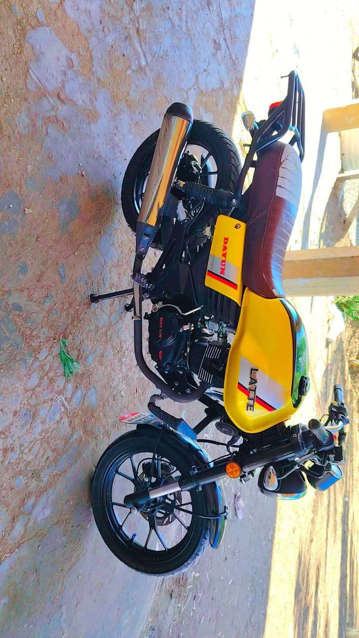 دايون لايتي للبيع موديل 23 وراق سكنر محرك ميتين مكفول كفالة عامه كهربائيات كله شغال السعر  مليون 300 وبيه ***********مجال اتصل على الرقم
