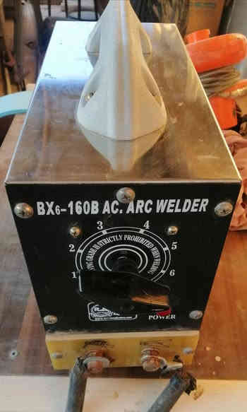 للبيع مكينه لحيم كبيره نظيفه جدا على فحص استعمال قليل مع كيبل نحاس لسعر 150 الف العنوان فلوجه للاستفسار على رقم ***********
