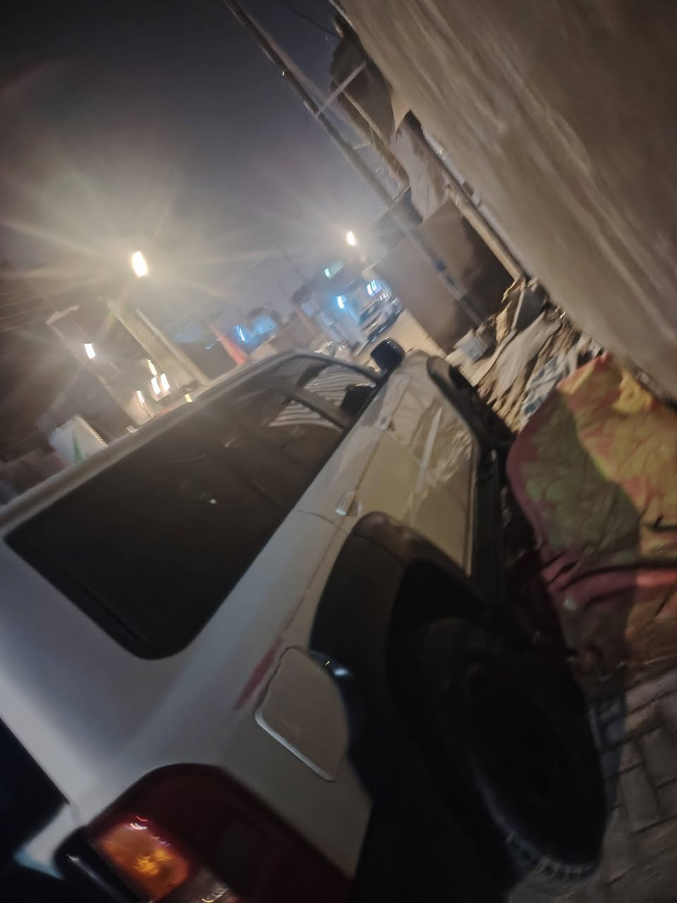 نيسان باترول 2004 سياره مزاد وزارة الداخلية وهذا رقم صاحب السياره ***********
