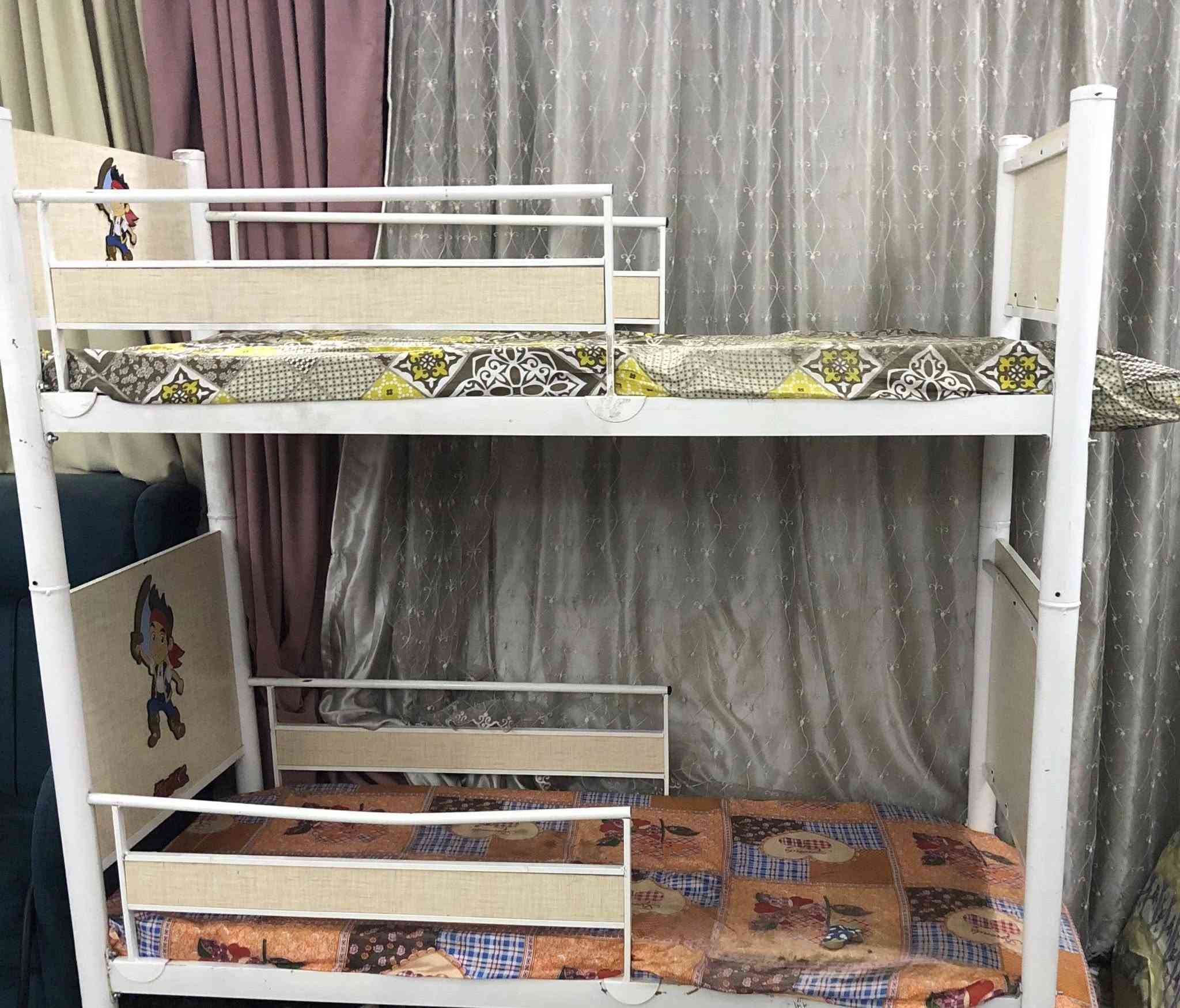 للبيع ثلخ جديد نضافه ١٠٠٪؜سعر ٣٥٠الف جربايه نفرين طابقين مع دواشك سعر ٧٥الف كاروك طفل كامل مع دوشك كامل ١٠٠الف جديد كنتور بابين جديد سعر ١٠٠الف 
***********
