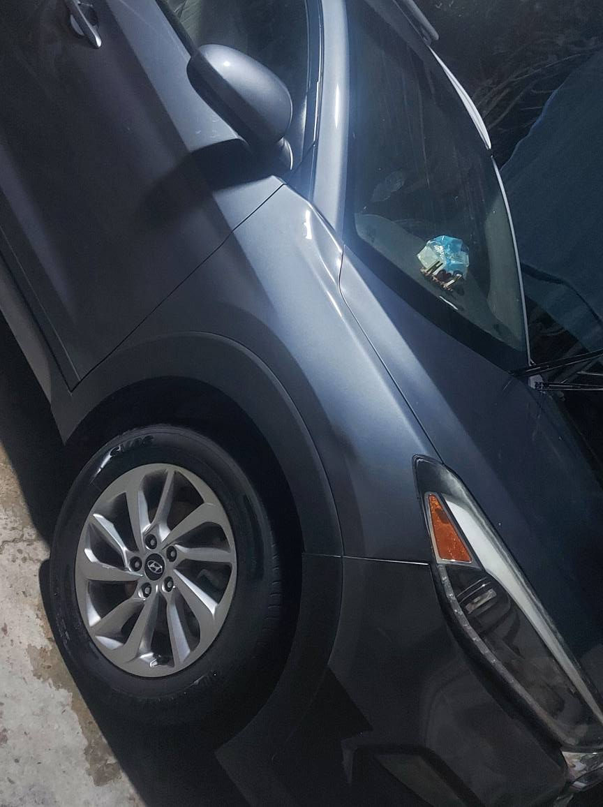 السلام عليكم ورحمة الله وبركات
سيارة توسان للبيع الموديل17 اللون فيلي
رقم انبار سياره ليبل واحد ممبدل بيه لو قطعه فقط حادثه حلك البنيد ومعمر بدون نفتح بلادي.   بيه صبغ شبر باب صدر اثر رصعات فقط بدون دواخل. وشخط صغير باب سايق فقط. محرك مكفول لاتنقيص ولاتبخير. كير مكفول بلادي. منظومه تبريد جديد تخم تاير جديد بلاد والشراي يجي يشوفه ويدلل سياره نص مواصفات سعر 160بيه مجال
مكان الرمادي
***********
يرهم بيع او مراوس بسياره عاليه وفرق
