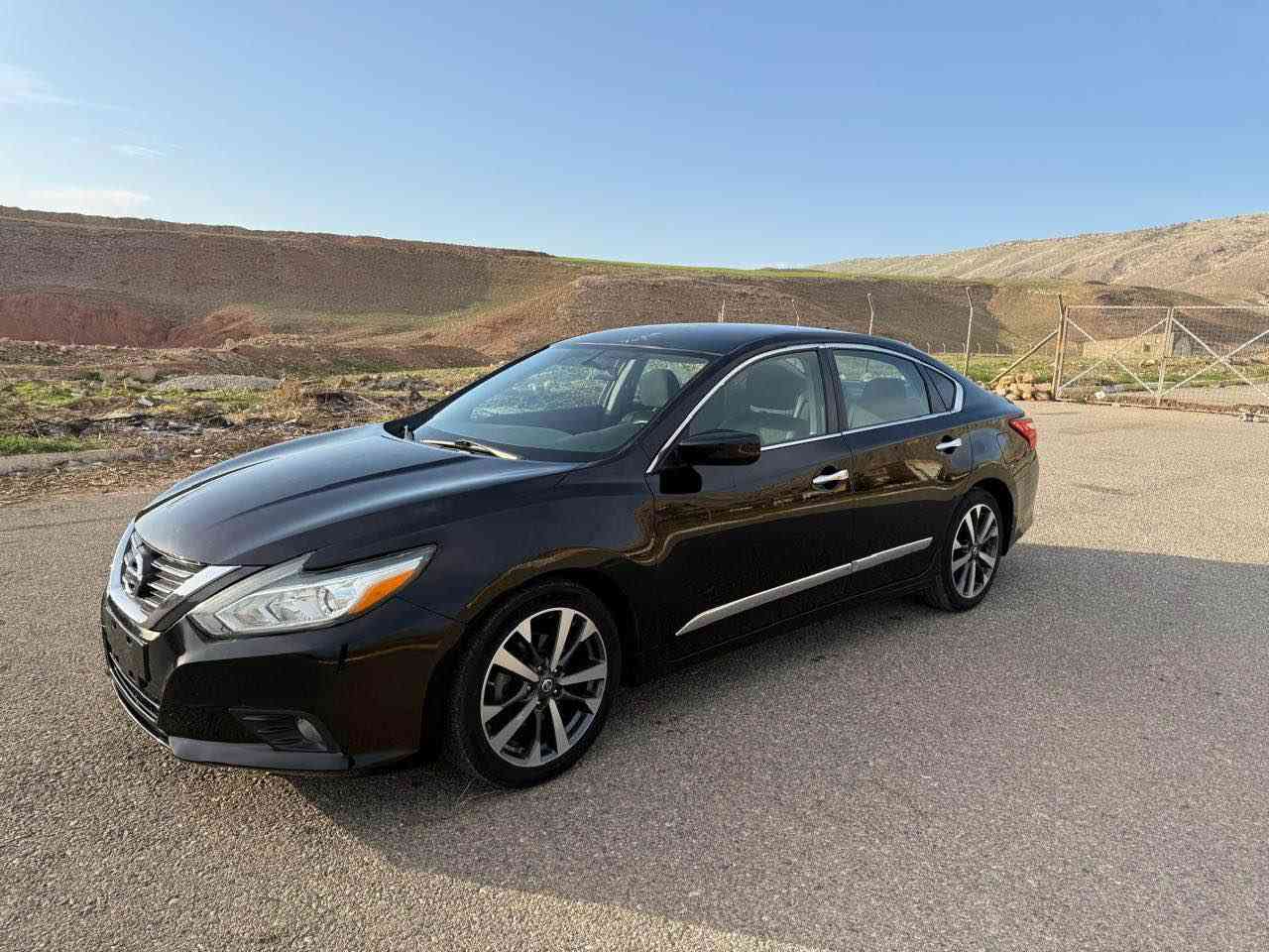 ئالتیما ٢٠١٦ 
یه‌ك چاملغی بۆیاخه‌ ده‌رگای بیلاد گۆراوه‌ بێ ناوه
هه‌ندی كاڵبوونه‌وه‌ی هه‌یه‌ سه‌قف و سندوق و بۆنیت
تایه‌كانی نوێیه‌
سه‌نه‌وی نوێیه‌ 
٨١ مایل ڕۆشتیه‌
گێرو مه‌كینه‌ به‌شه‌رت به‌شه‌رتی به‌ناو كردن
 كۆیه‌ *********** أربيل, العراق
