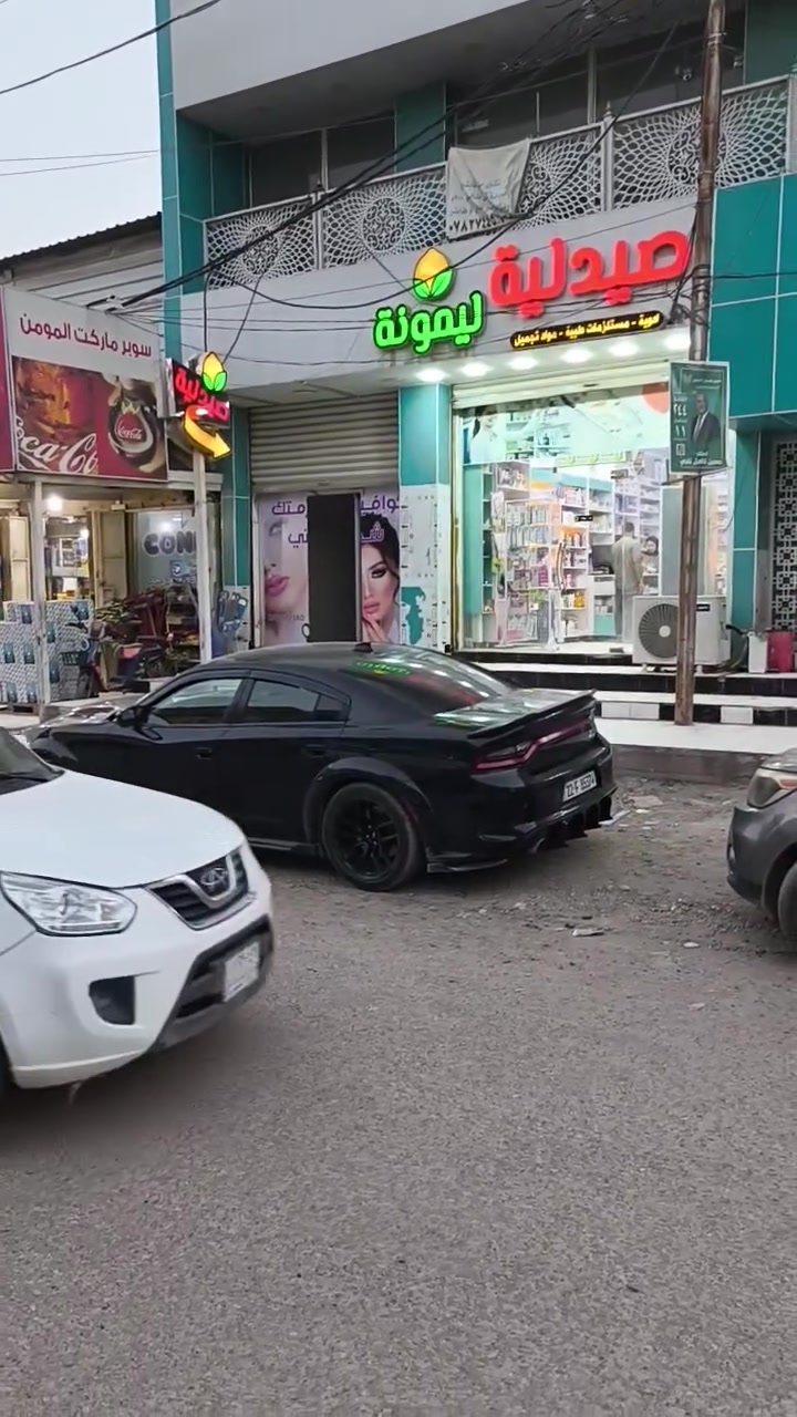للايجار 400 الف شهريا بدون دلالية 
محل في شارع تجاري للايجار في كريطعة شارع الثيلة قرب جسر الهنود ، واجهة 3 نزال 9 (27 متر مربع)
يتوفر فيه حمام ، مغسلة ، كيزر ، انارة بسقف ثانوي ، باب زجاجي مع الكفنك ، ارضية سيراميك 
***********
