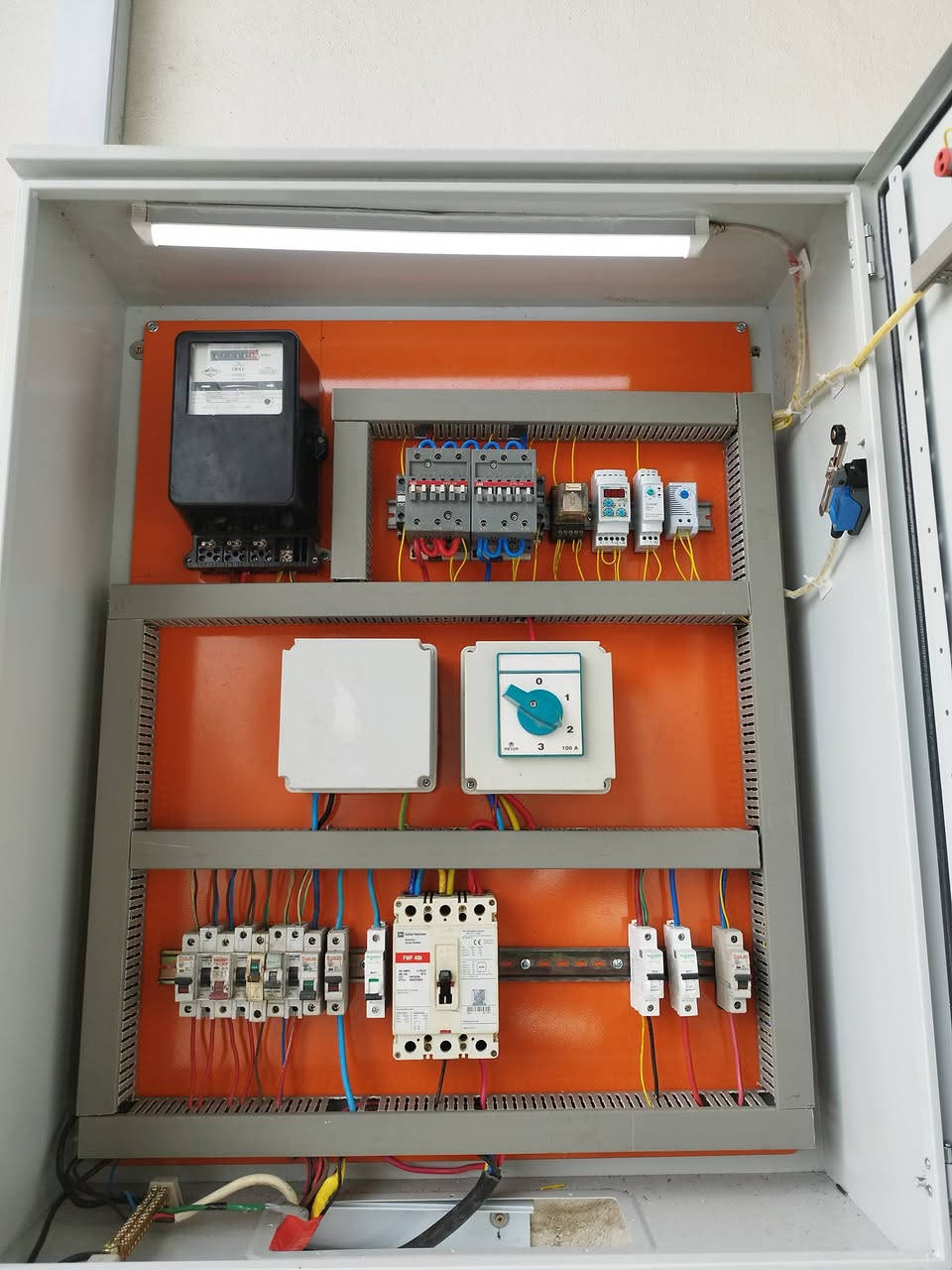 السلام عليكم 
بورد خطين  ATS مواد ماركه اصلي
أن شاءالله يعجبكم
أبو عبد الله 
الكهربائي ***********
