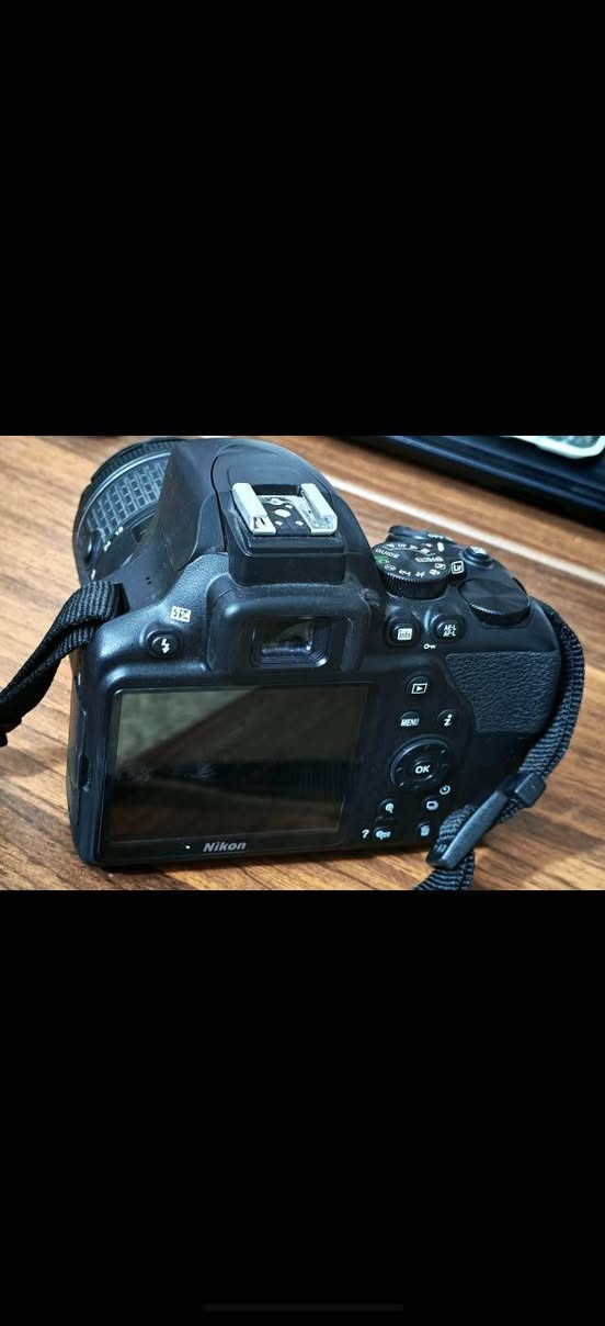 للبيع كامره Nikon D3500 بحالة ممتازة جداً واستعمال خفيف، تصوير احترافي وجودة عالية.
تجي كاملة ويا جميع ملحقاتها الأصلية:
✔️ عدسة
✔️ قبغ عدسة
✔️ حزام كتف
✔️ شاحن + بطارية
✔️ جنطة نيكون أصلية
💰 سعر مناسب وبيها مجال للشراي

للاستفسار المراسله على الخاص 📩


**إذا كنت صاحب هذا الإعلان وتريد حذفه لأي سبب، رجاءا أرسل رسالة إلى الدعم الفني**