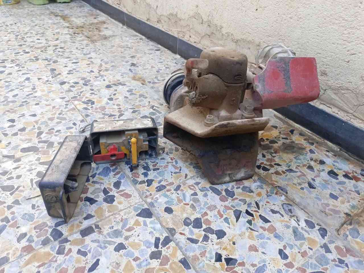 ساحبه جحوتيه للبيع كامله هيه والهوا السعر 6ورقات ***********
