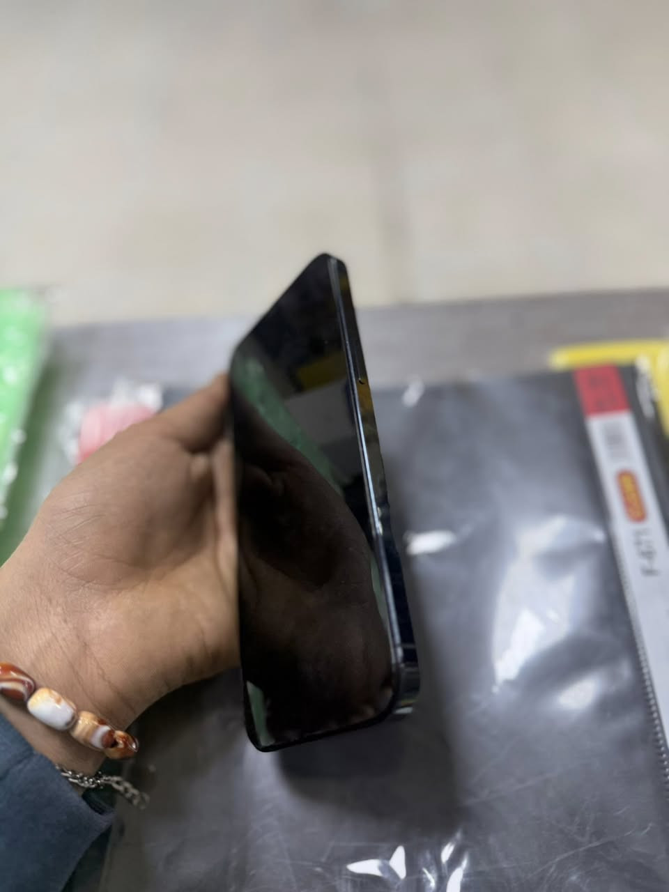 السلام عليكم ايفون 12برو ماكس مبدل شاشه ذاكره 256بطاريه90 فيس ايدي شغال 
سعره350
العنوان بغداد العبيدي


**إذا كنت صاحب هذا الإعلان وتريد حذفه لأي سبب، رجاءا أرسل رسالة إلى الدعم الفني**