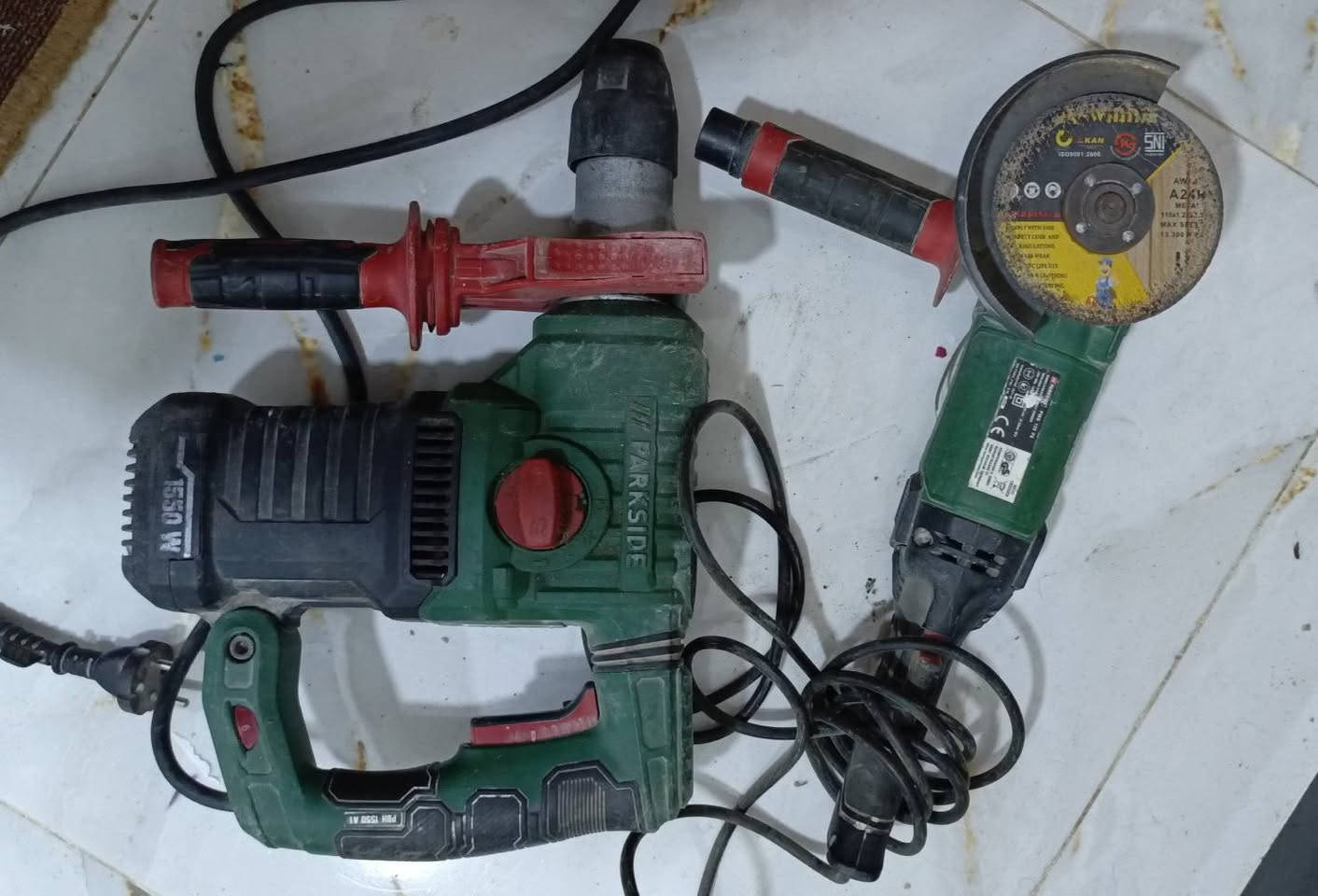 للبيع دريل همر وفتح  و كوسرة  
النوع بارك سايد صنع الماني السعر  ٦٠  الف


**إذا كنت صاحب هذا الإعلان وتريد حذفه لأي سبب، رجاءا أرسل رسالة إلى الدعم الفني**