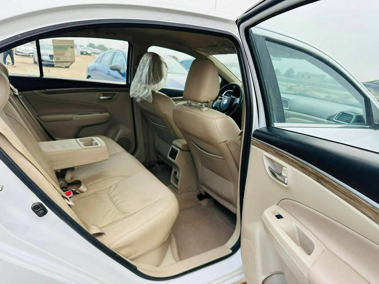 سازوكي سياز خليجي موديل ٢٠٢٢ مرقم معوقين مثنى بأسم ولد شاب وكاله عامه من المعوق
فول مواصفات 
السياره مكفوله من البارد والصبغ والتبديل 
السعر ١١٢ 
السياره موجوده بالرميثه 
واتساب او اتصال 
***********
