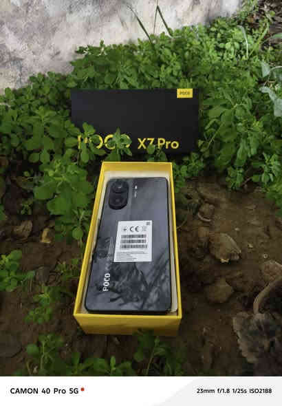 للبيع فقط بوكو اكس 7 برو يأتي بشاشة AMOLED بحجم 6.67 بوصة بدقة 1.5K (1220x2712 بكسل) ومعدل تحديث 120Hz. يدعم الشاشة طبقة حماية زجاج كورنينج جوريلا 7i وتقنيات HDR10+ وDolby Vision.
- *المعالج*: Mediatek Dimensity 8400 Ultra (4 نانومتر)
- *الذاكرة*:
- رام: 12+12=24
- تخزين: 512
- *الكاميرا*:
- خلفية: 50MP (OIS) + 8MP (زاوية واسعة)
- أمامية: 20MP
- *البطارية*: 6000mAh مع شحن سريع 90W
- *نظام التشغيل*: Android 15 مع واجهة HyperOS 2
- *مقاومة الماء*: IP68 (عمق 1.5 متر لمدة 30 دقيقة)
- *الأبعاد*: 160.8x75.2x8.3 مم، وزن 195-198 جرام
بوبجي120فريم فول سلاسه
هاتف قوي بمواصفات مميزة
السعر 400 وأبيه حك جيه فقط 
عدد دورات الشحن 37 مرا 
مكاني موصل حي عدن
رقم التلفون ***********
