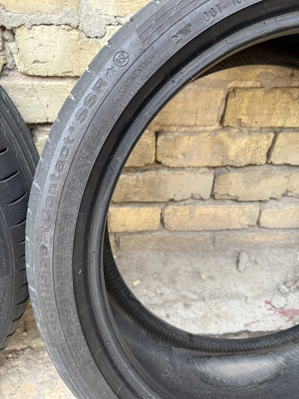 للبيع تخم تايرات ماركة كونتيننتال رن فلات اصلي نظافه ١٠٠٪؜
قياس 255/35/19 يرهم مرسيدس E و C 
السعر 900$


**إذا كنت صاحب هذا الإعلان وتريد حذفه لأي سبب، رجاءا أرسل رسالة إلى الدعم الفني**