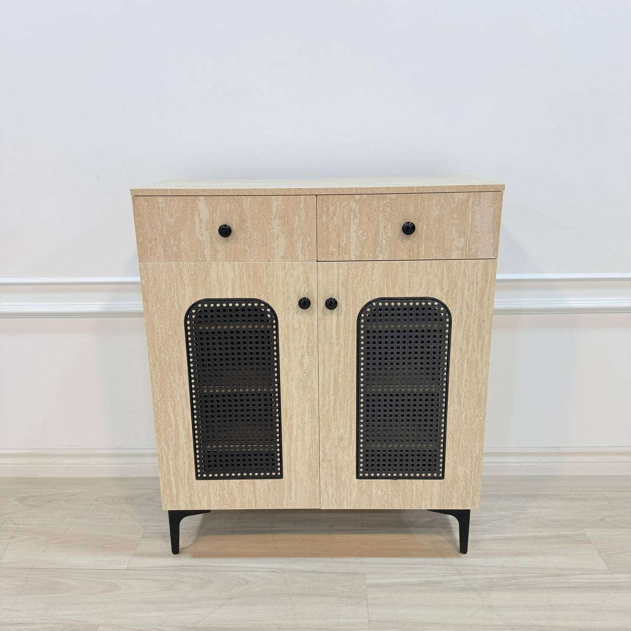 خزانه 2 باب ومجر 
خشب mdf 
عرض 80 سم 
ارتفاع 95 سم 
عمق 32 سم 
للحجز والاستفسار يمكنك مراسلة الصفحة ✨ 
توجد خدمة توصيل كافة محافظات العراق 🚛


**إذا كنت صاحب هذا الإعلان وتريد حذفه لأي سبب، رجاءا أرسل رسالة إلى الدعم الفني**