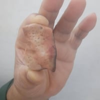 انشر لكم حجرتين قديمه فلا اعتقد احد يملكهن للبيع 07904323413