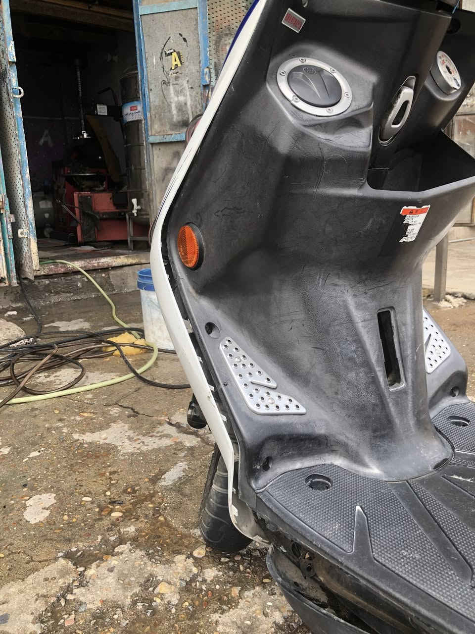 سلام عليكم
سكنس لد كوري للبيع فقط وليس مراوس
مبدل فقط ولف تجيب فيتر وتفحص 
سعرهة 650 الف قفل 🔒 مكاني حي اور 
قرب جامع الفردوس
واتساب:***********
