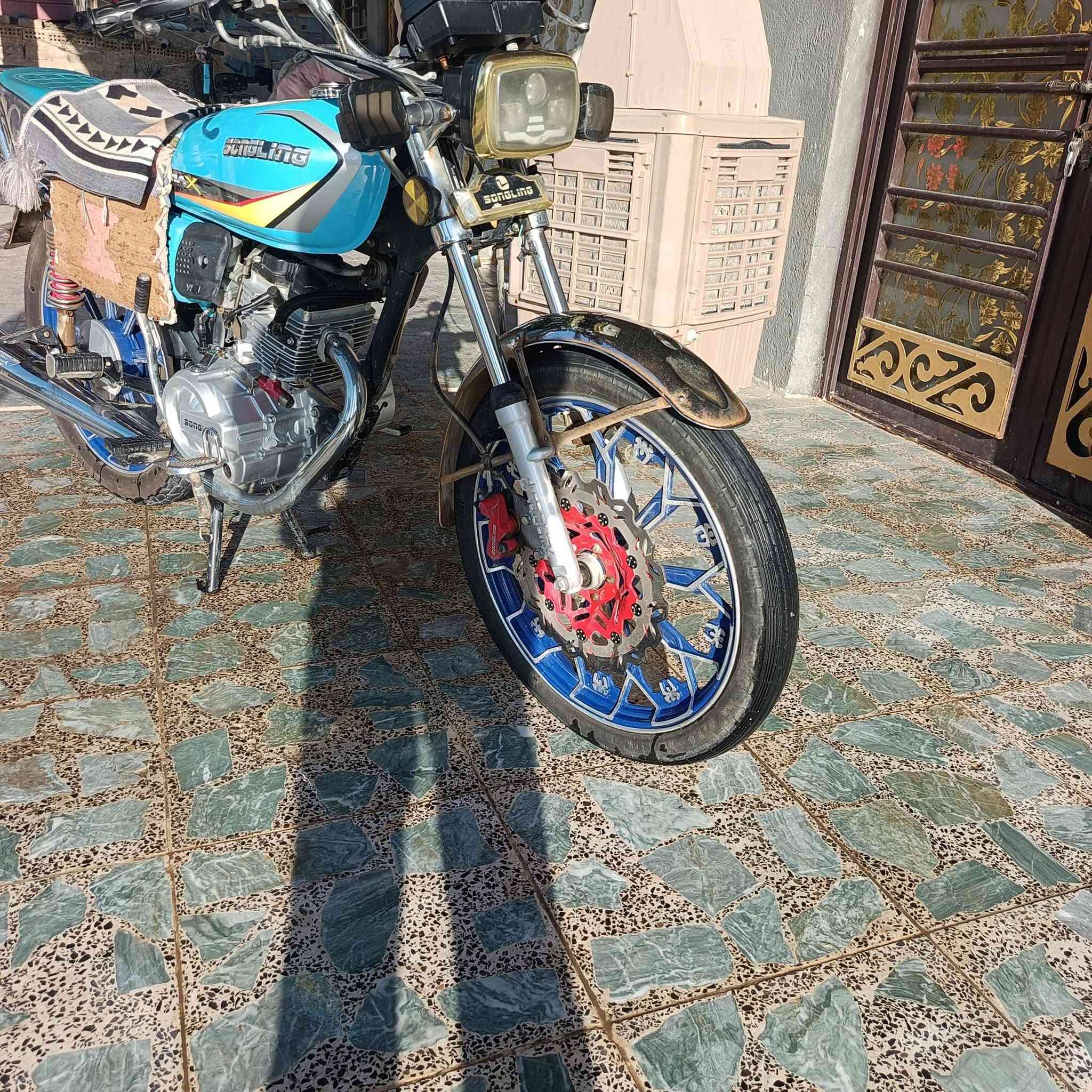 دراجه سونك اوراق سكنر للبيع نضيفه صاحبه يريده ب 800 وبين مجال كلشي شغال مكان كربلاء براهيميه ***********
