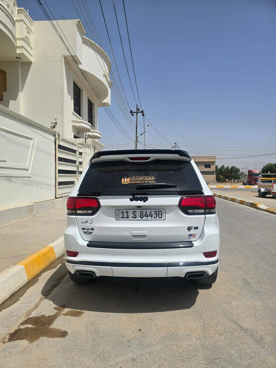 جيب 22S
وكاله هارلم 
فول فول مواصفات معروفه موصفات لS
المواصفات 
رادار امامي
رادارات خلفيه 
نقطة عمياء 
دفع رباعي 4x4 
المقاعد الأمامية كهربائية 
ذاكرة لحفظ وضعيات الجلوس 
المقاعد الأمامية مع تدفئة 
ويل قياس 20 انج 
مقود السائق كهربائي 
تدفئة ستيرن 
سقف بانوراما 
شاشه كبيرة 8.4 انج 
نظام الملاحة (GPS) 
نظام خاص للطرق الوعرة 
مصابيح امامية زنون 
المصابيح الأمامية مع LED لايت 
كشافات ضباب بروجكتر زنون 
تشغيل عن بعد 
صندوق كهربائي 
حساسات أمامية 
حساسات خلفية 
كاميرا خلفية 
بخاخ ماء لتنظيف المصابيح الامامية 
مرايا بخاصية التعتيم الذاتي 
مرايا جانبية قابلة للطي 
بلوتوث تلفون 
محدد سرعة 
نظام تشغيل واطفاء اوتماتيكي للمحرك للتوفير من صرف الوقود . ( Auto Start System ) 
نظام بريك اوتماتيكي ( Auto Break System )
رقم بغداد
تحويل  مباشر 
سعر 380

السيارة ماشية 21 الف 

كفاله عامه السياره من الصبغ والبارد والضربة
حت الدعاميات مكفوله 
***********
