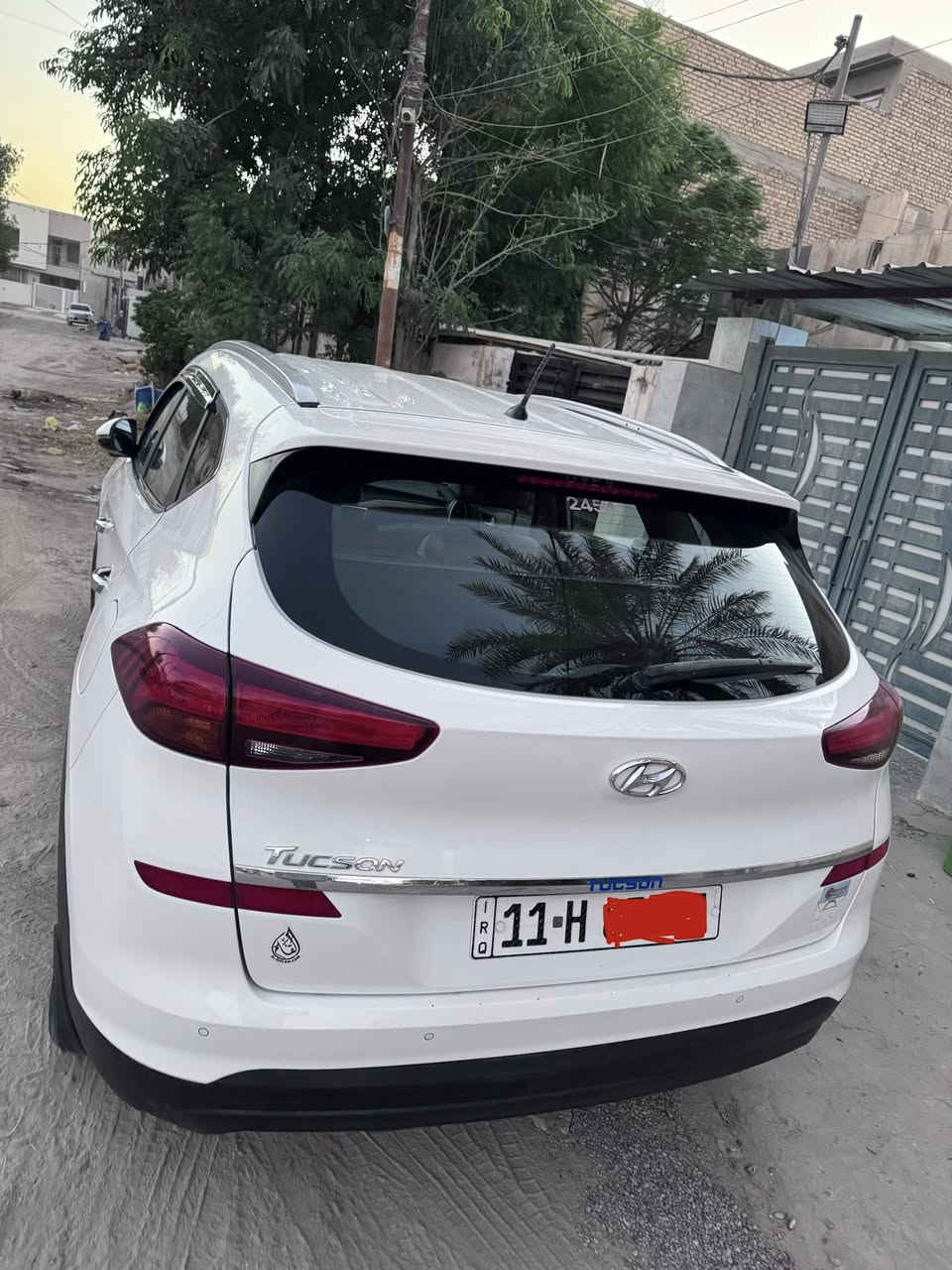 هيونداي توسان 2020 خليجي ابيض وكالة الگاصد
المواصفات

محرك 2000 CC (DOHC)
محرك وكير مكفولة
عداد مسافة km 72,000 
فول مواصفات عدا البانوراما
5 عدسات لايت دوّار
5 ويل كب
ويل 18 كروم
كشنات جلد مشمشي قص بقلاوة
كشنات كهرباء
تبريد قطعتين
شاشة كبيرة
وكالة الكاصد
أبيض خليجي

السيارة مكفولة بدون اي  الصبغ 
عدا تصليح بسيط بالدعامسة فقط مرشوشة

رقم بغداد إنكليزي مكانه بابل - الحلة
سنوية جديدة الى 2030 باسمي 
 
السعر 207  وبيها شوية مجال

للاستفسار والسعر
*********** واتس اب او اتصال
