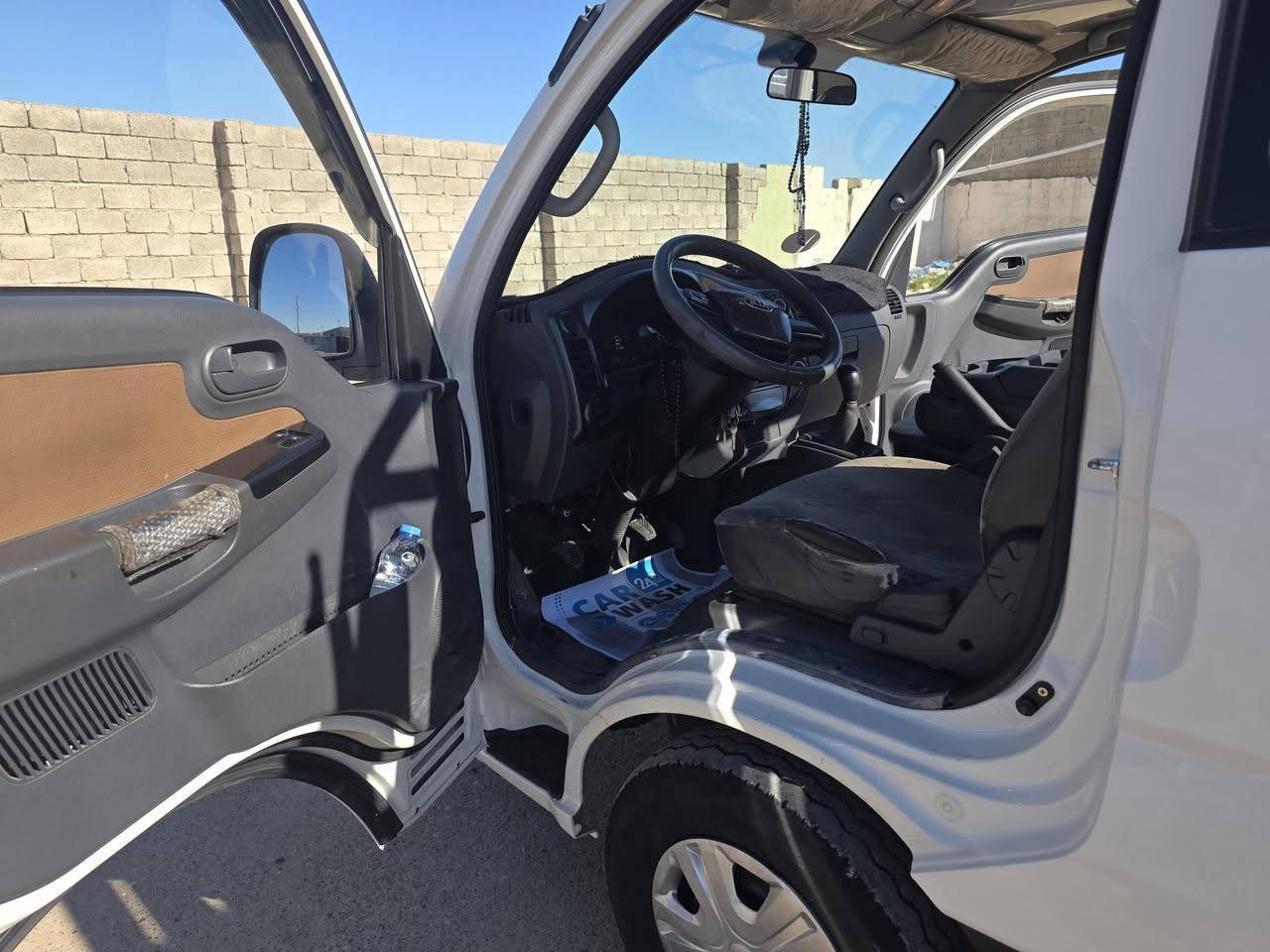 السلام عليكم كيا حمل موديل 2022 رقم اربيل سياره باسمي ماشا 51,000 سياره جديد لا طخه ولا ضربه جير محرك بشرط تحويل ثاني يوم موقع السياره موصل حمدانيه رقم الهاتف *********** كورك ***********
