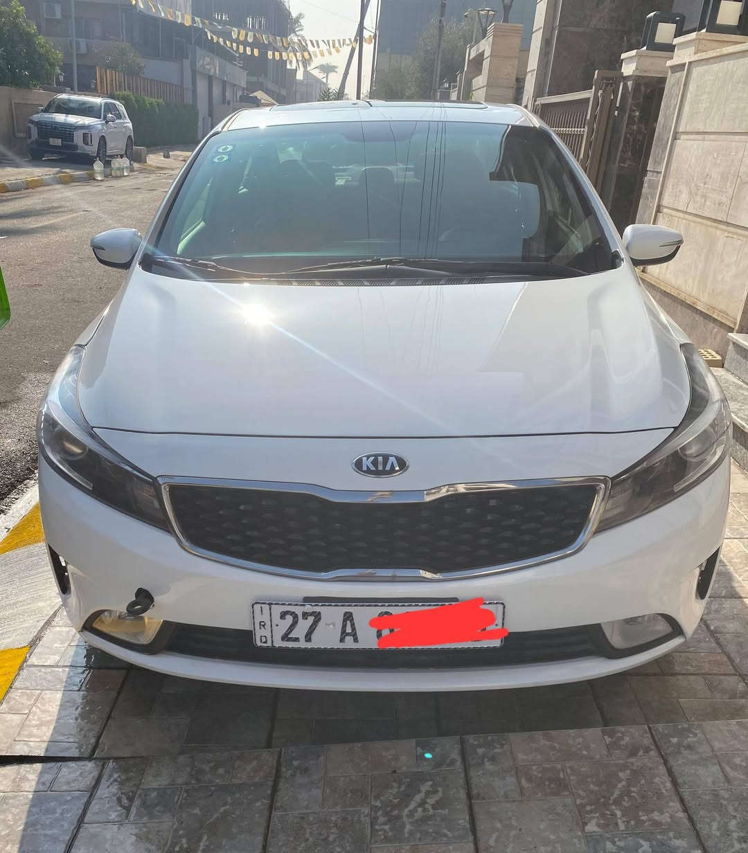 على بركة الله
كيا فورتي ٢٠١٧ بيهه ضرر امريكا باب خلف السايق ويا ربع الجاملغ الخلفي  ايرباك بردة طاك بس الباقي كله شرط بجم كبس وهنا بالعراق باب السكن الامامي وجاملغ خلفي صبغتهه حزام توحيد لون وجماليه بشرط صبغ درجه اولى قبل شهر  كملتهه ورقم وسنوية وهزة جديد باسمي تحويل باي مكان كير ومحرك وتبريد بشرط سعرهه 110 وبيهه مجال مكان السيارة بغداد الحارثية او الزعفرانيه لمعلومات أكثر اتصل *********** اقرو المنشور يله تواصلو رحمه لاهلكم وراح اخلي صور قبل الصبغ وفيديو بالمنشور
