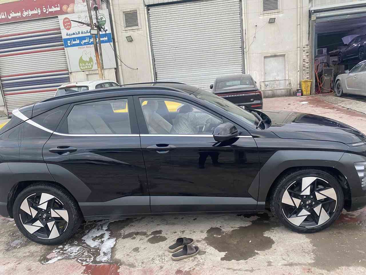 هونداي كونا وارد كوري  موديل 2023 شكل جديد
مواصفات كير تعليك 
بصمه تشغيل عن بعد 
🚙تتقدم الى الامام ⬅️وترجع الى الخلف عن طريق البصمة➡️
هاند بريك بصمه 
شاشه دجتل متصل  وعداد متغير 
شاحن ويرلس 
نضام ترحيب 
كشنات كهرباء + تدفئة + تبريد 
كشنات الخلفيه تدفئة 
ستيرن تدفئه
رادارات اماميه + رادارات خلفيه + نقطه عمياء
تحديد مسار  وتحذير عند عند الانحراف + قيادة ذاتيه
واوتو بارك
اوتو هولد + نضام صعود منحدرات 
اشاير بل مري + رادار
تبريد بيانو قطعتين امامي وخلفي
تحكم ستيرن اربع جهات
شاشه كبيره تدعم نضام اندرويد اوتو وكار بلي 
اهتزاز الاستيرن عند الاقتراب
رقم صاحب ســـيـارة :***********
