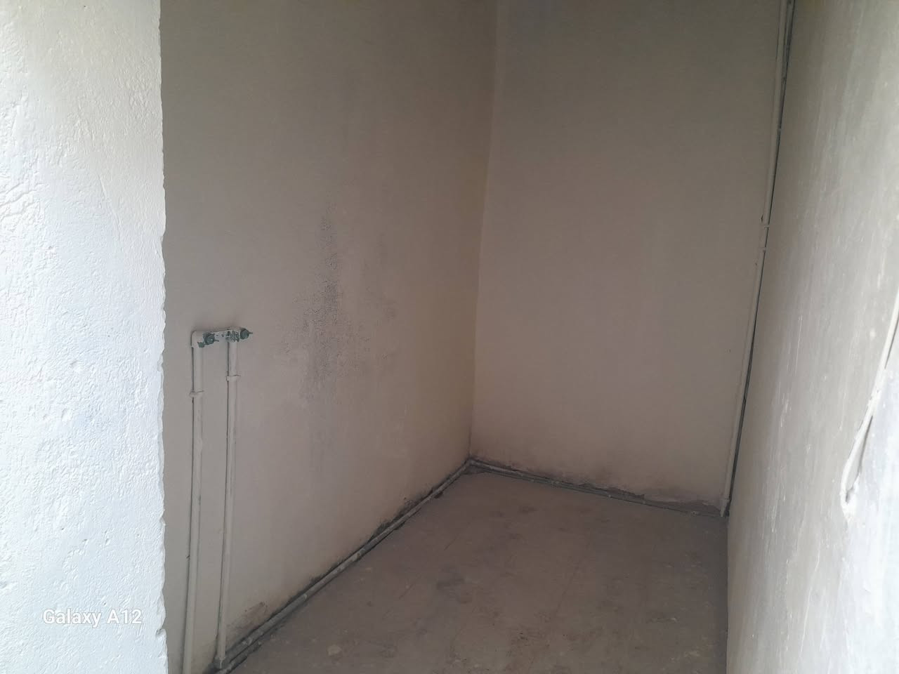 سلام عليكم موجود بيت اليجار م١٠٠متر بخدمات مصقط كبال مستشفي تركي البيت جاس ونضيف رقم ***********
