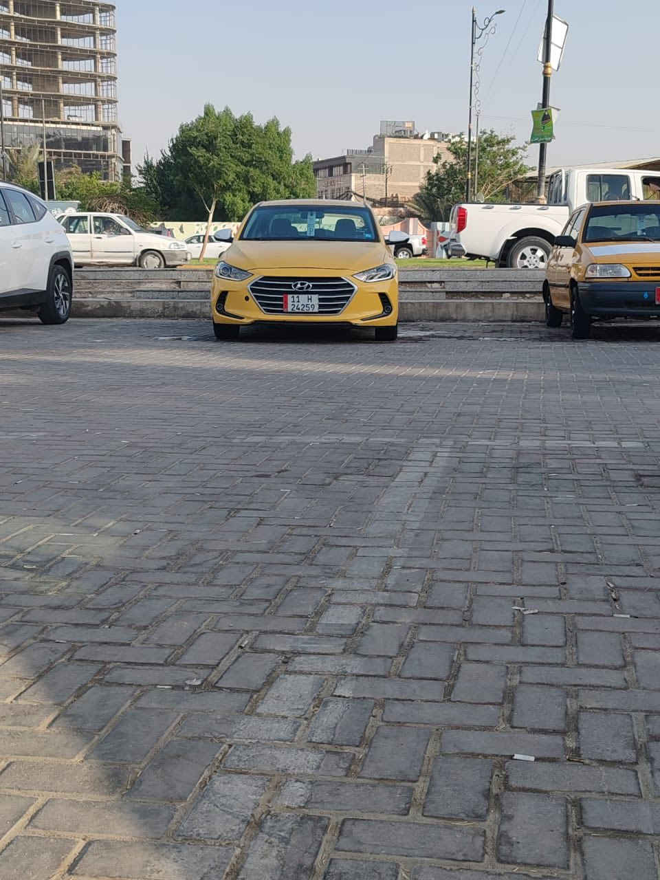 سلام عليكم النترا مديل 17 رقم بغداد بسمي مصفره هيئ وغرامات مكينه وكير جدد الفين حادثهه باب السايق مبدل وبيهه جاملغ خلفي بلعراق بارد *********** السعر 120وبيهه مجال  مكاني كربلاء
