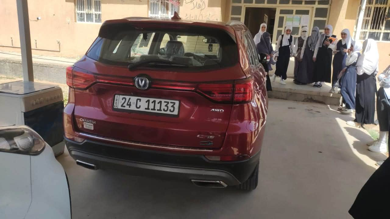 چانجان C75 موديل 2019 سياره كفاله عامه من صبغ وتبديل وبارد كير محرك لوك ممفتوحات محرك 1800 تيربو فول مواصفات للاخير شنو بالك بيها ماشيه 124 رقم دهوك مميز بسمي تحويل ثاني يوم ابيع هيه والرقم ب115 وبيها مجال للشراي متواجد حاليا بااربيل للاستفسار ***********
