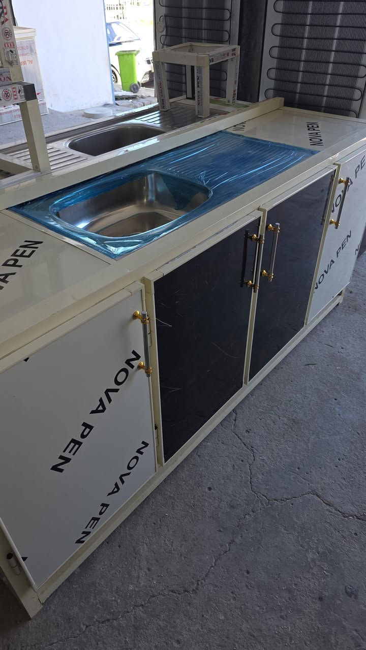 كاونتر مترين مستخدم قليل للبيع السعر 185 العنوان كربلاء حي العامل نهاية 🔚 السوق قرب جامع اهل البيت معرض بركات ال محمد عليهم السلام والتحيه هاتف 📞 ***********
